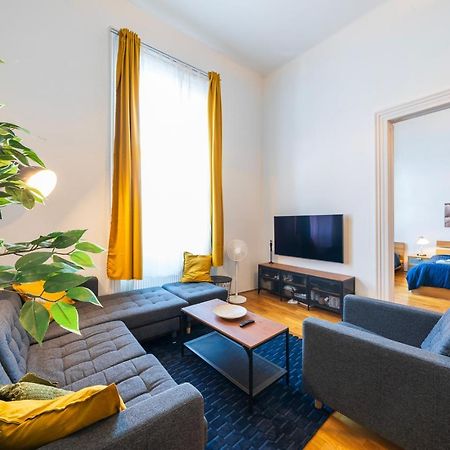 Shining Bright Two Bedroom Apt Next To Andrassy Ave Будапеща Екстериор снимка